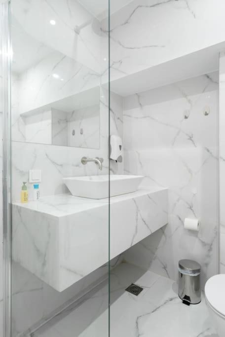 דירות אתונה Cozy, Luminous And Comfy 5 Min Walk To Acropolis מראה חיצוני תמונה
